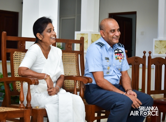 COMMANDER OF THE AIR FORCE PAYS HOMAGE TO SACRED SITES IN ANURADHAPURA