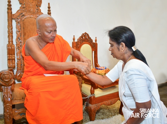 COMMANDER OF THE AIR FORCE PAYS HOMAGE TO SACRED SITES IN ANURADHAPURA