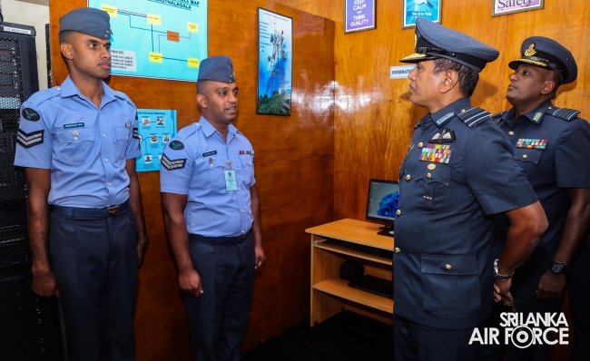 COMMANDER’S INSPECTION AT SLAF STATION PIDURUTALAGALA