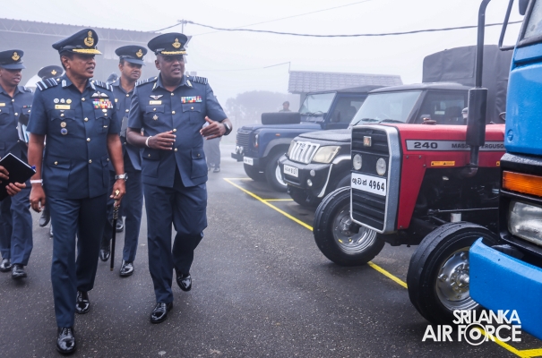 COMMANDER’S INSPECTION AT SLAF STATION PIDURUTALAGALA