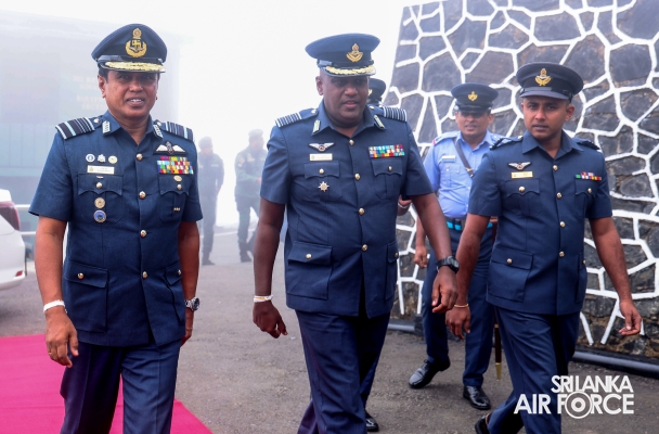 COMMANDER’S INSPECTION AT SLAF STATION PIDURUTALAGALA