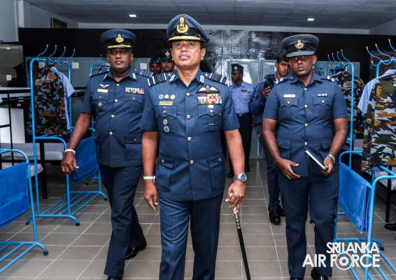 COMMANDER’S INSPECTION AT SLAF STATION PIDURUTALAGALA