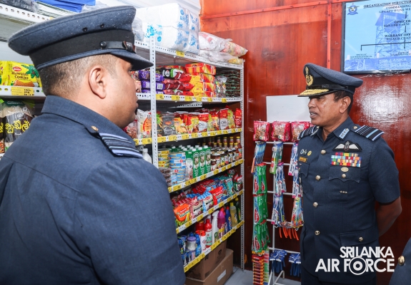 COMMANDER’S INSPECTION AT SLAF STATION PIDURUTALAGALA