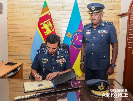 COMMANDER’S INSPECTION AT SLAF STATION PIDURUTALAGALA