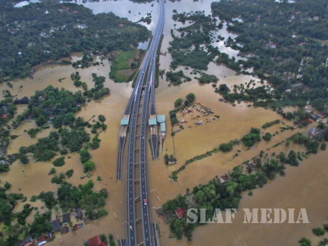 SLAF Conducted Helicopter Recce To Assess Flood Damage and Assistance