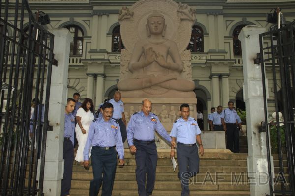 ශ්රී ලංකා ගුවන් හමුදා බැතිබර දායකත්වයෙන් ශ්රී දළදා මාලිගාවේ දානමය පිංකමක්