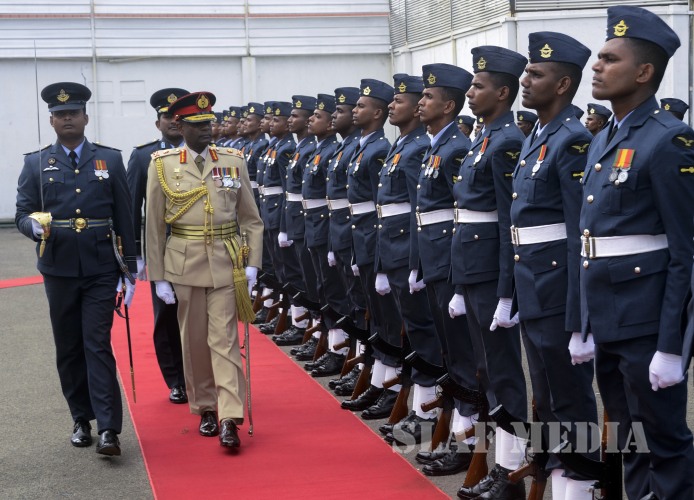 Commander of the Army Calls on the Commander of the Air Force
