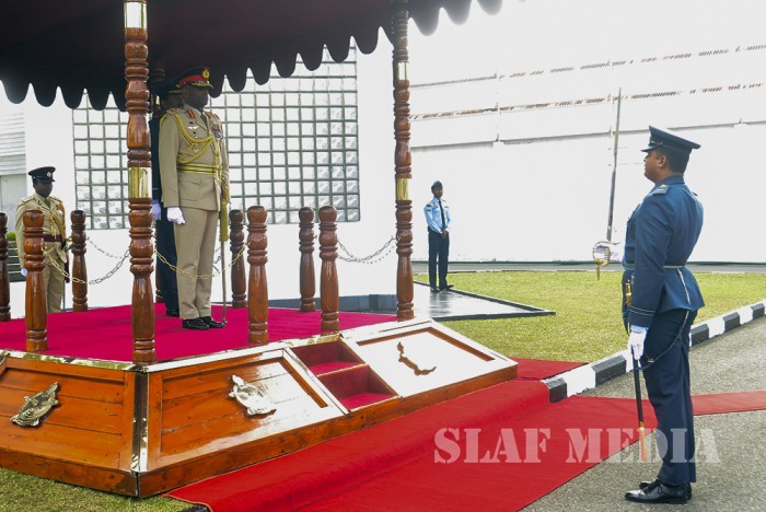 Commander of the Army Calls on the Commander of the Air Force