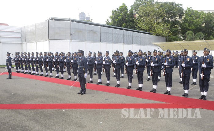 Commander of the Army Calls on the Commander of the Air Force