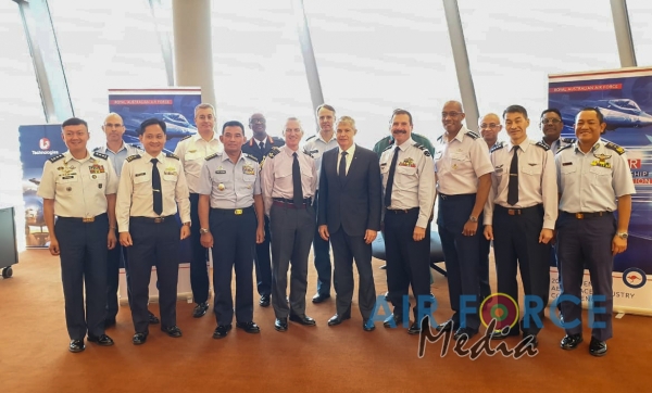 The Commander at Avalon 2019