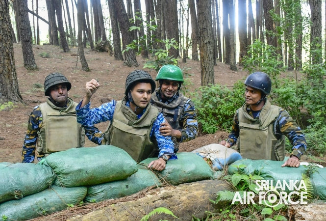 GLADESH ARMED FORCES COMPLETE AIR BASE DEFENCE TRAINING AT SLAF CTS DIYATALAWA