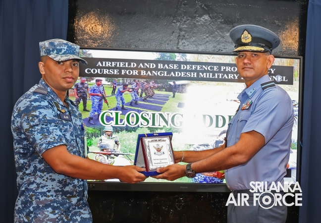 GLADESH ARMED FORCES COMPLETE AIR BASE DEFENCE TRAINING AT SLAF CTS DIYATALAWA