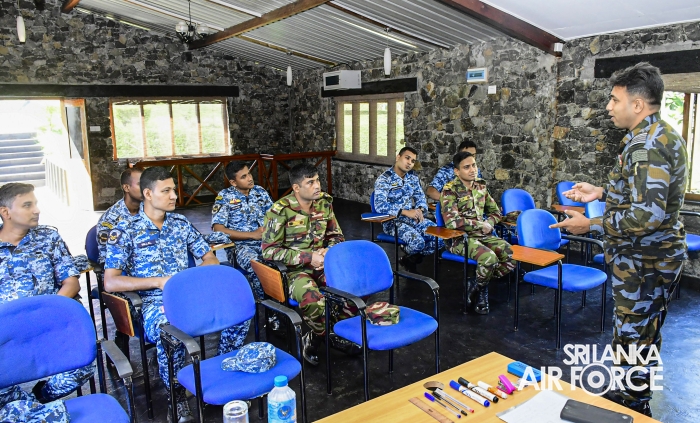 GLADESH ARMED FORCES COMPLETE AIR BASE DEFENCE TRAINING AT SLAF CTS DIYATALAWA