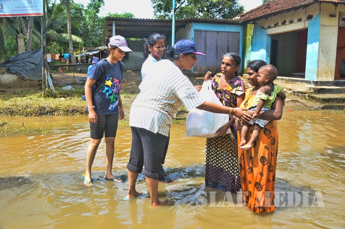 SVU SLAF Base Ratmalana Distributes Flood Relief Items