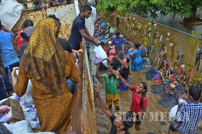SVU SLAF Base Ratmalana Distributes Flood Relief Items