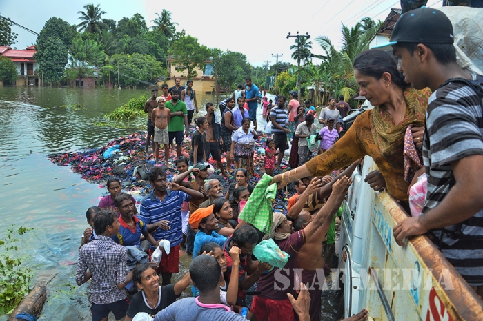 SVU SLAF Base Ratmalana Distributes Flood Relief Items