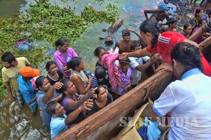 SVU SLAF Base Ratmalana Distributes Flood Relief Items