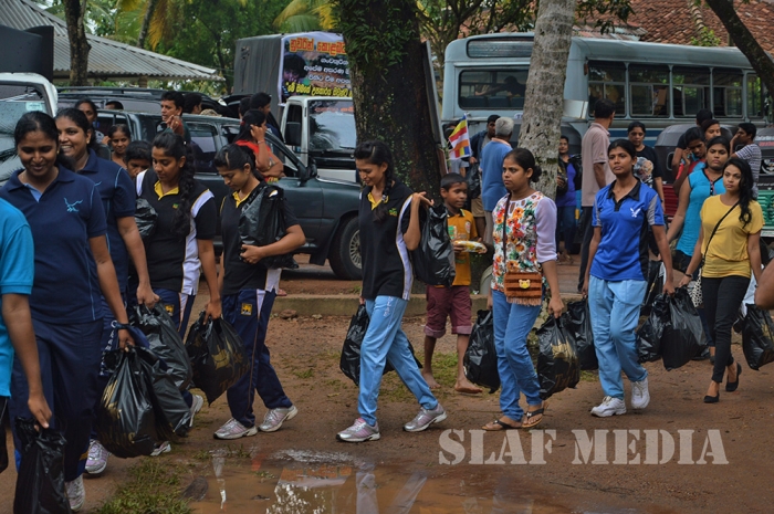 SVU SLAF Base Ratmalana Distributes Flood Relief Items