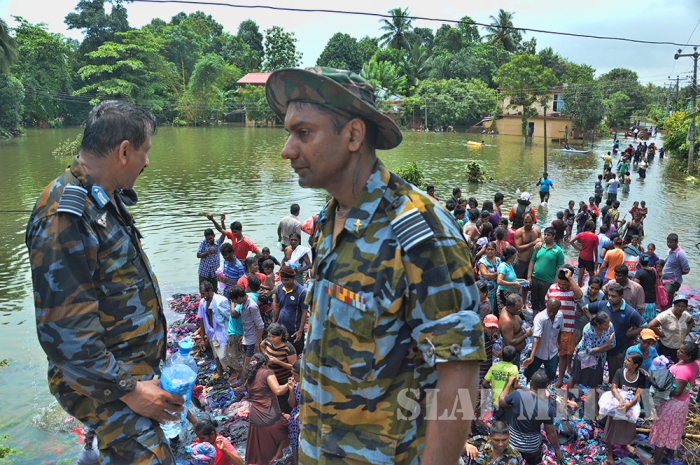 SVU SLAF Base Ratmalana Distributes Flood Relief Items