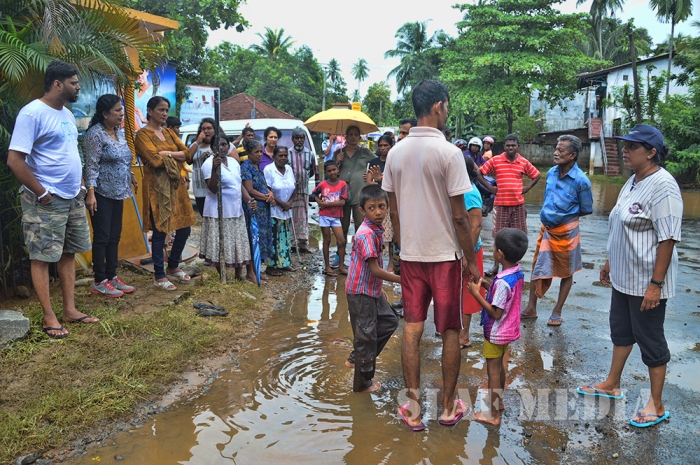 SVU SLAF Base Ratmalana Distributes Flood Relief Items