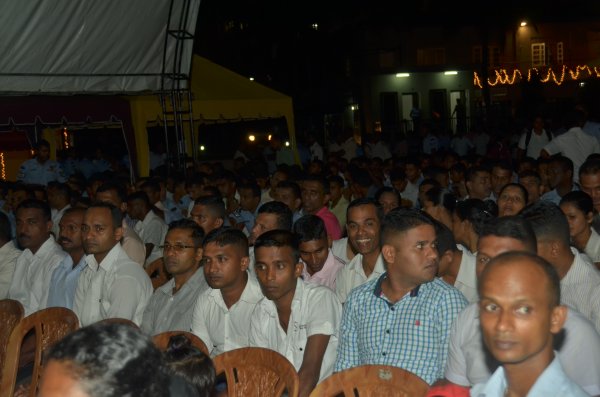 Vesak Bathi Gee Saraniya 2014