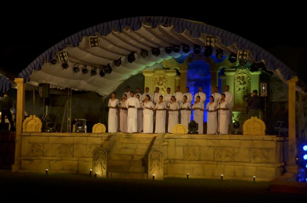 Vesak Bathi Gee Saraniya 2014