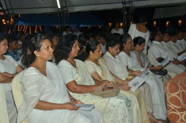 Vesak Bathi Gee Saraniya 2014