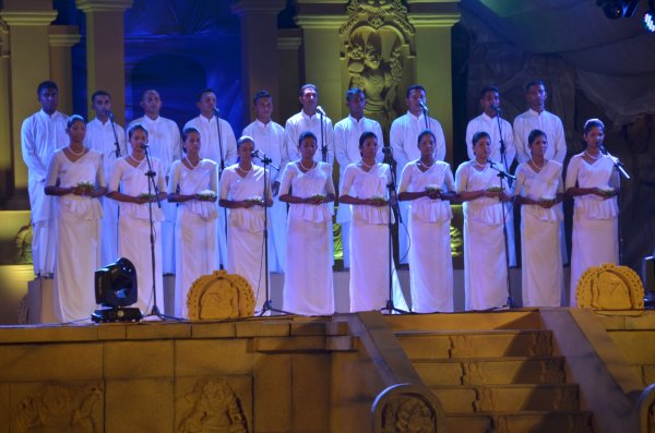 Vesak Bathi Gee Saraniya 2014