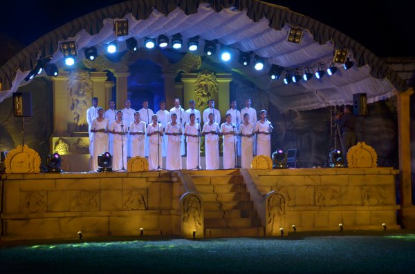 Vesak Bathi Gee Saraniya 2014