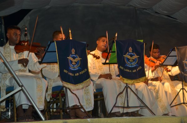 Vesak Bathi Gee Saraniya 2014