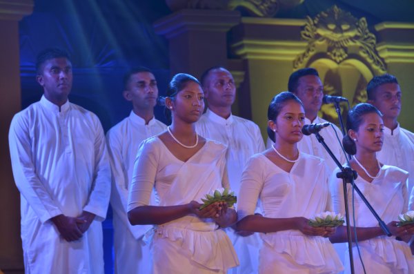 Vesak Bathi Gee Saraniya 2014