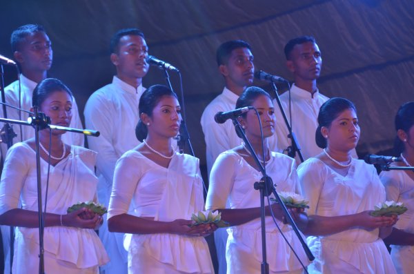 Vesak Bathi Gee Saraniya 2014