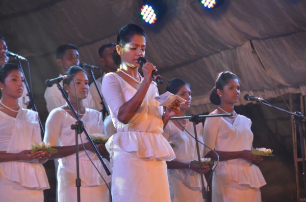 Vesak Bathi Gee Saraniya 2014