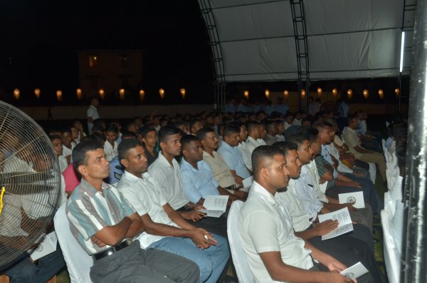 Vesak Bathi Gee Saraniya 2014