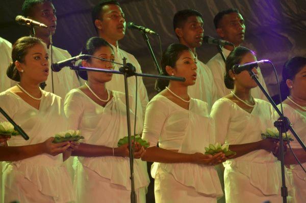 Vesak Bathi Gee Saraniya 2014