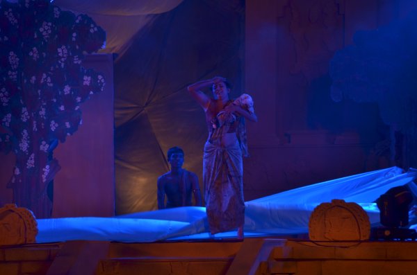 Vesak Bathi Gee Saraniya 2014