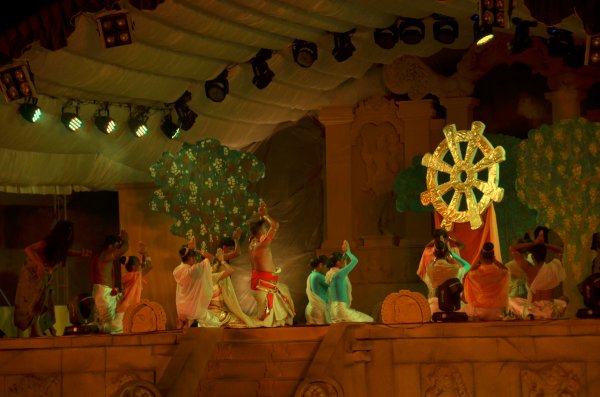 Vesak Bathi Gee Saraniya 2014