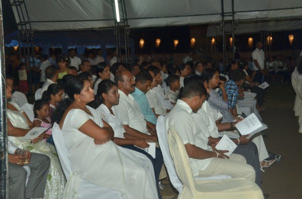 Vesak Bathi Gee Saraniya 2014