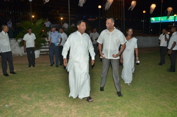 Vesak Bathi Gee Saraniya 2014