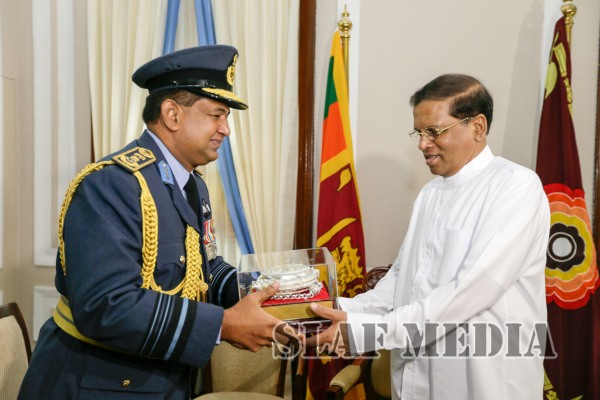 SLAF
Commander Calls on the President