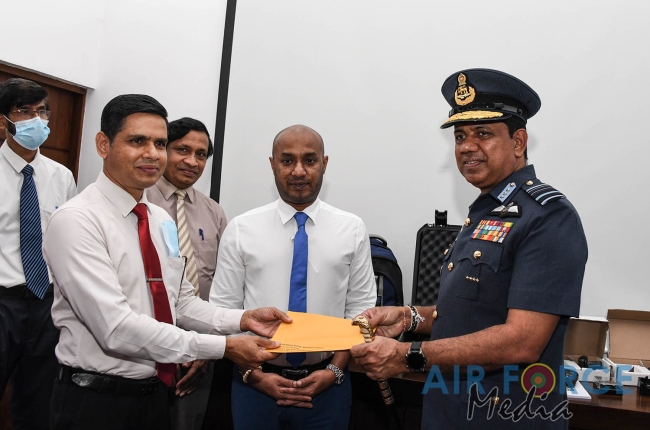 SRI LANKA ATOMIC ENERGY REGULATORY COUNCIL DONATES RADIATION MEASURING EQUIPMENT TO SLAF