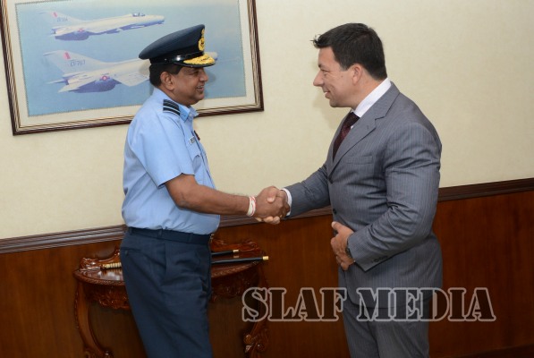 Czech Ambassador Calls on the Commander of the Air Force