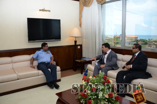 Czech Ambassador Calls on the Commander of the Air Force