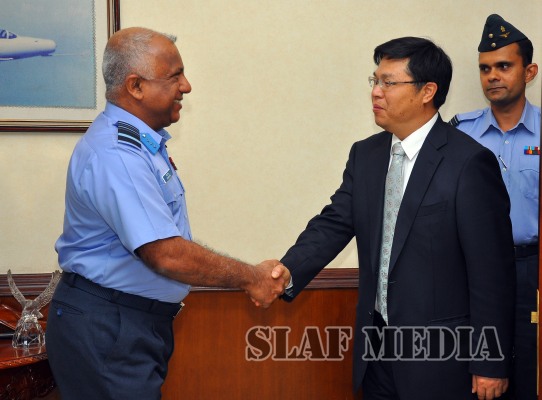 Chinese Ambassador Calls on the Commander of the Air Force