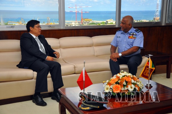 Chinese Ambassador Calls on the Commander of the Air Force