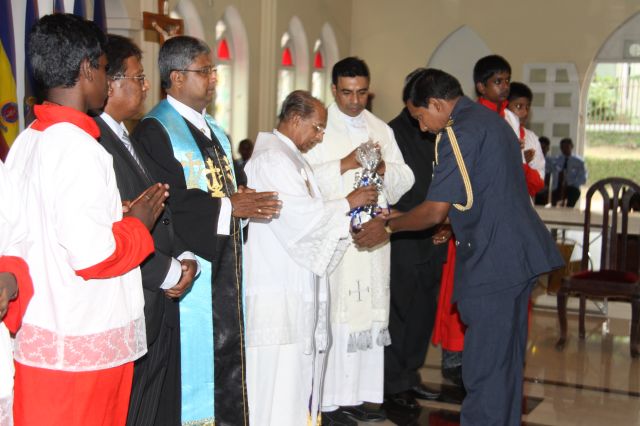 ගුවන් විරුවන් සිහිකරමින් ශාන්ත තෙරේසා දේවස්ථානයේදී දේව මෙහෙයක්