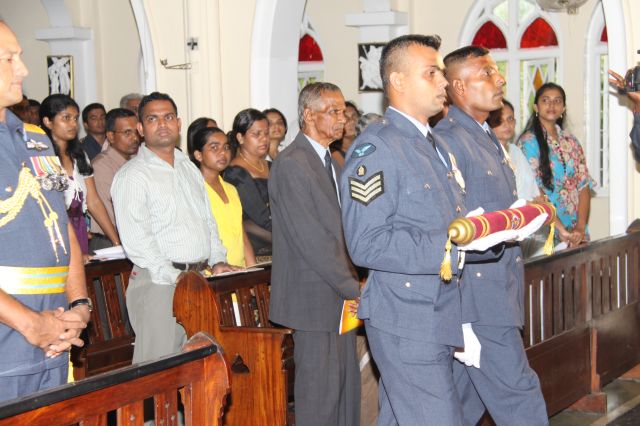 ගුවන් විරුවන් සිහිකරමින් ශාන්ත තෙරේසා දේවස්ථානයේදී දේව මෙහෙයක්