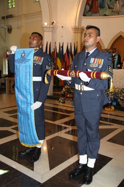 ගුවන් විරුවන් සිහිකරමින් ශාන්ත තෙරේසා දේවස්ථානයේදී දේව මෙහෙයක්