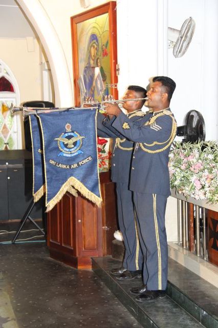 ගුවන් විරුවන් සිහිකරමින් ශාන්ත තෙරේසා දේවස්ථානයේදී දේව මෙහෙයක්