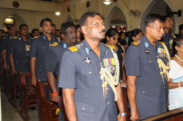 ගුවන් විරුවන් සිහිකරමින් ශාන්ත තෙරේසා දේවස්ථානයේදී දේව මෙහෙයක්